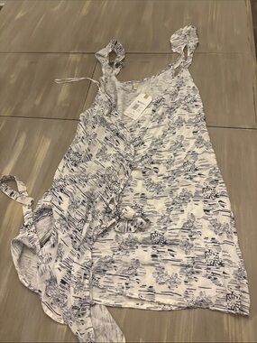 Roxy size XS White & Navy Floral Tie-Side Sundress